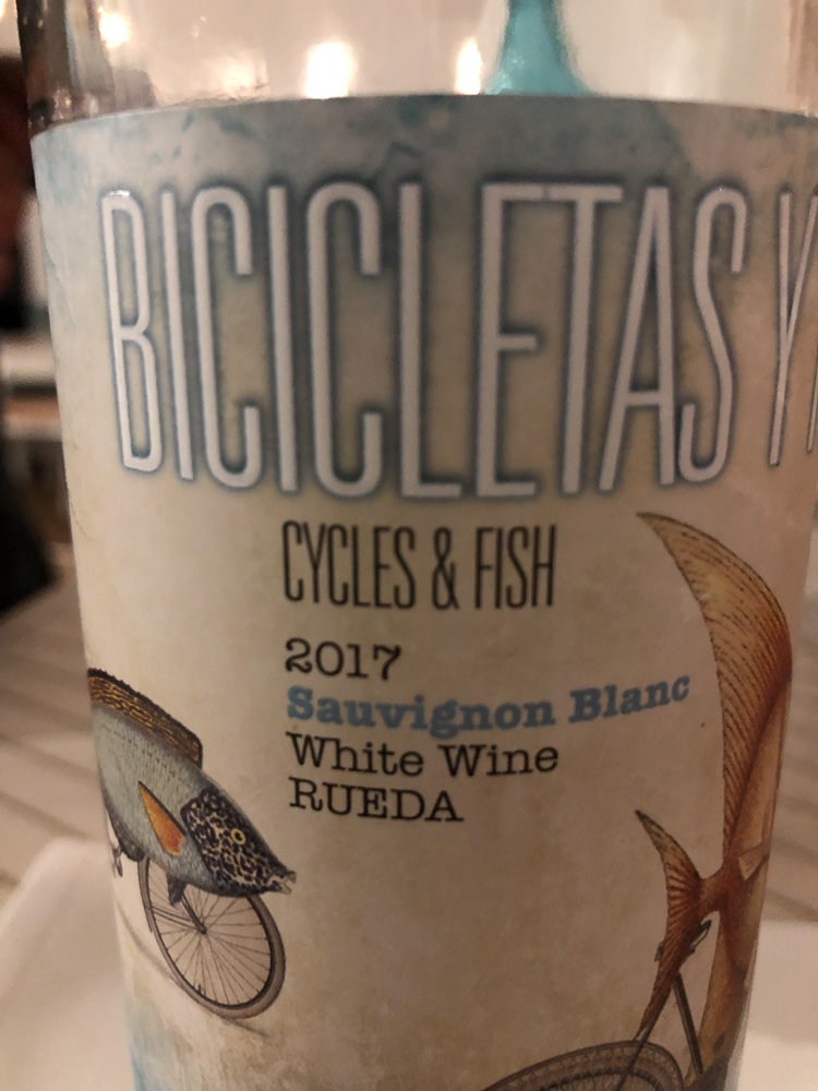 Accompanying wine - Bicicletas y Peces
